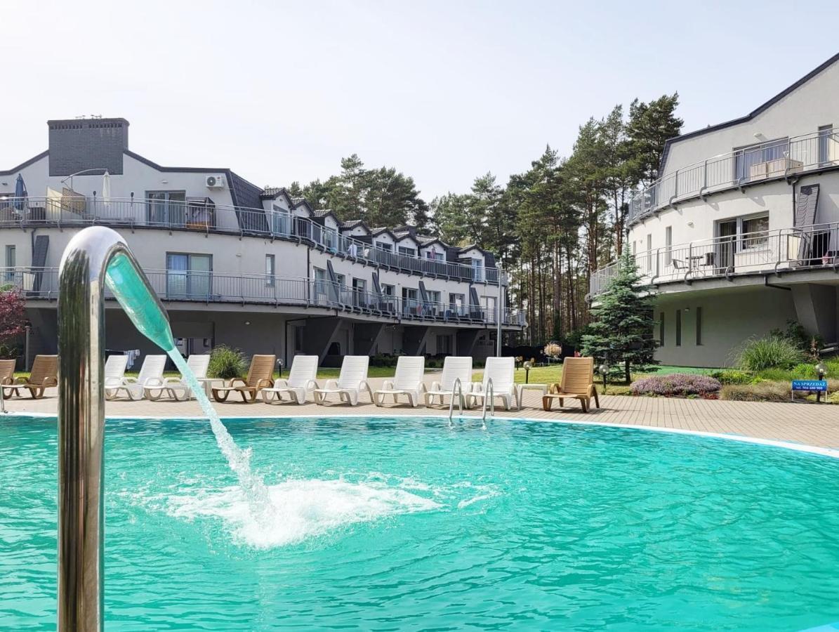 Pine Point Apartament With Terrace, Shared Pool, Tennis Court Поберово Экстерьер фото